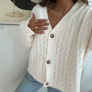 Abercrombie Cream Chunky Cable Knit Cardigan Sweater
